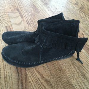Minnetonka Moccasins - Size 6.5